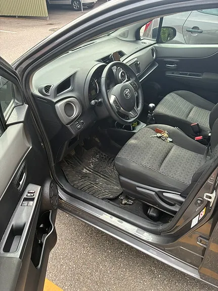 Toyota Yaris 2013 photo 4