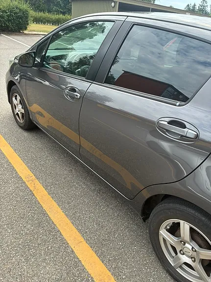 Toyota Yaris 2013 photo 3