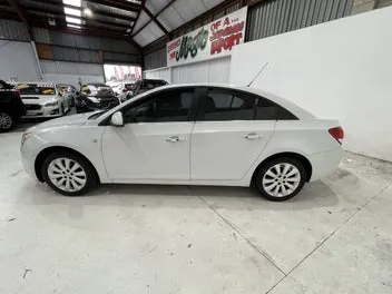 Holden Cruze 2013 photo 5