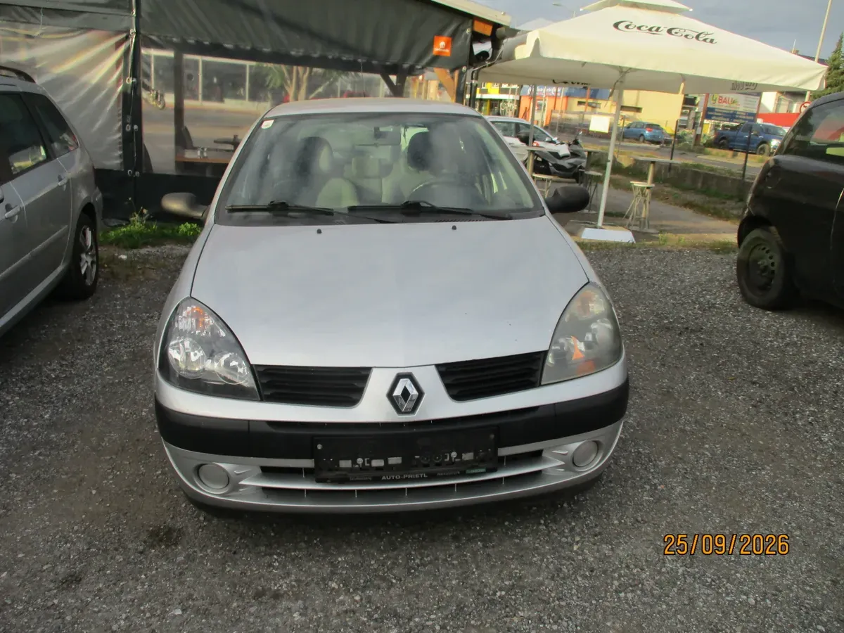 Renault Clio 2006 photo 2