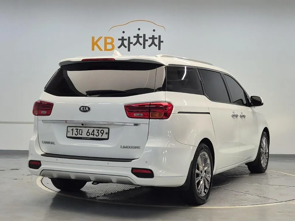 Kia Carnival 2019 photo 3