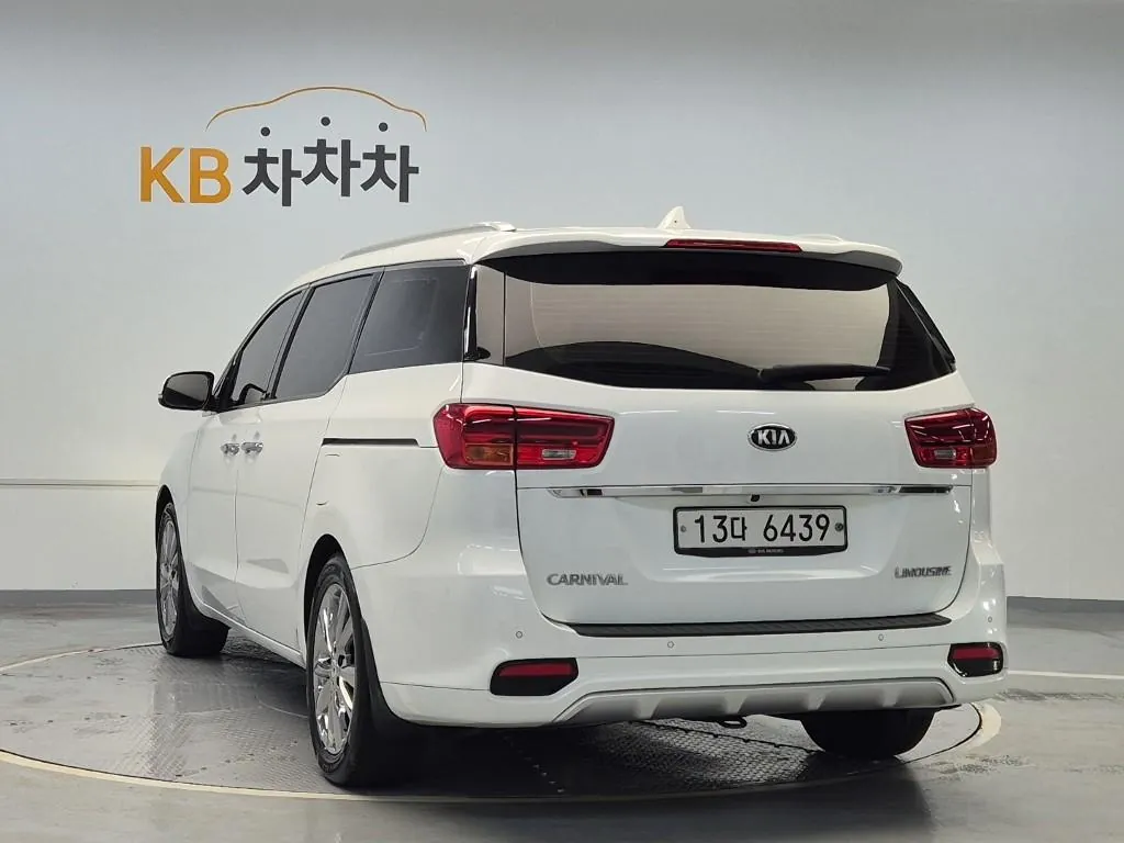 Kia Carnival 2019 photo 2