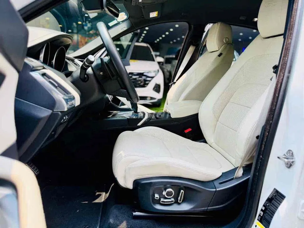 Jaguar E-Pace 2020 photo 3