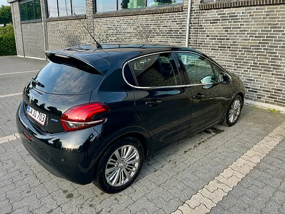 Peugeot 208 2016 photo 4