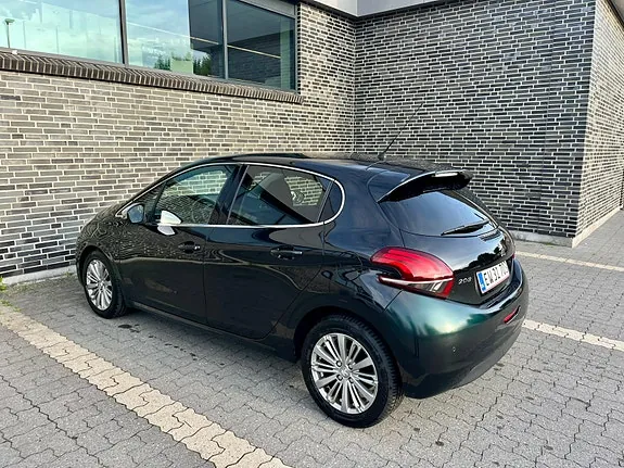 Peugeot 208 2016 photo 5