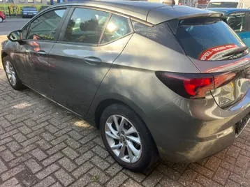 Opel Astra photo 2