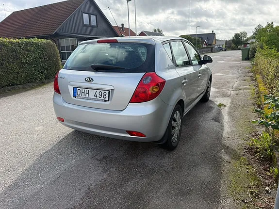 Kia Ceed 2009 photo 3