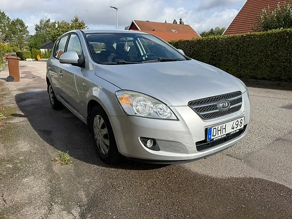 Kia Ceed 2009 photo 4