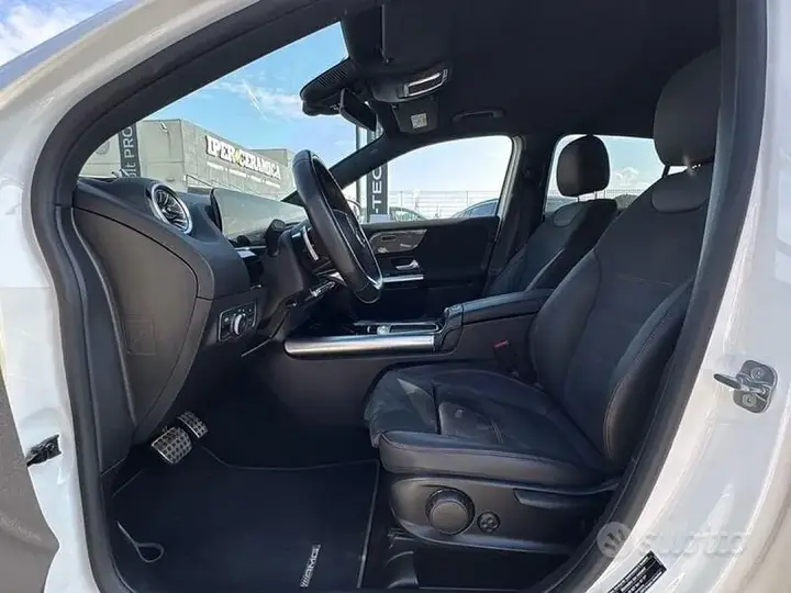 Mercedes-Benz Gla 2023 photo 3
