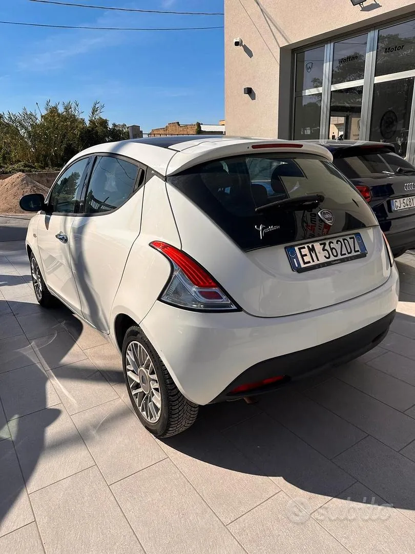 Lancia Ypsilon 2012 photo 5