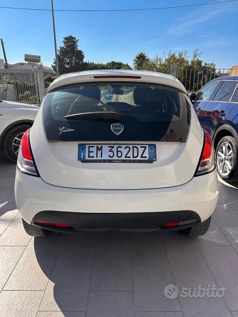 Lancia Ypsilon 2012 photo 3