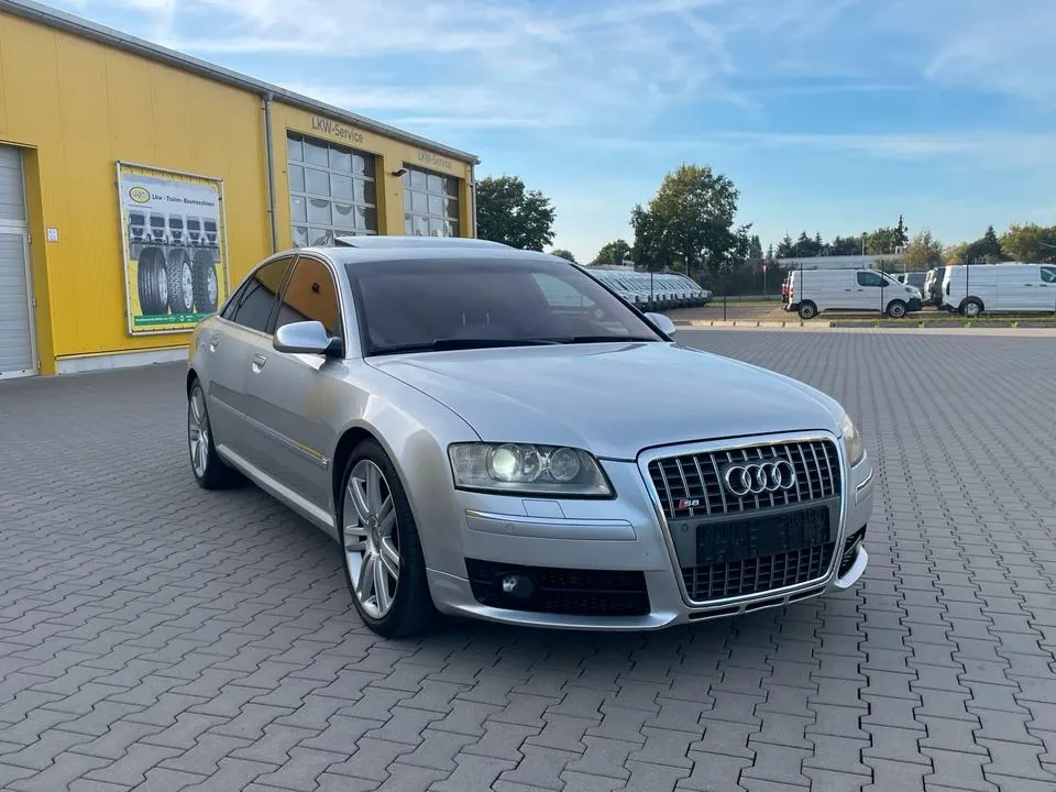 Audi S8