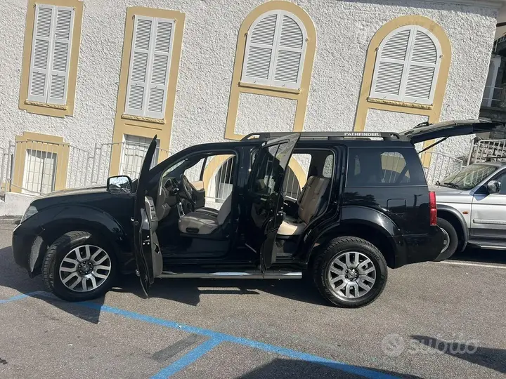 Nissan Pathfinder 2011 photo 2