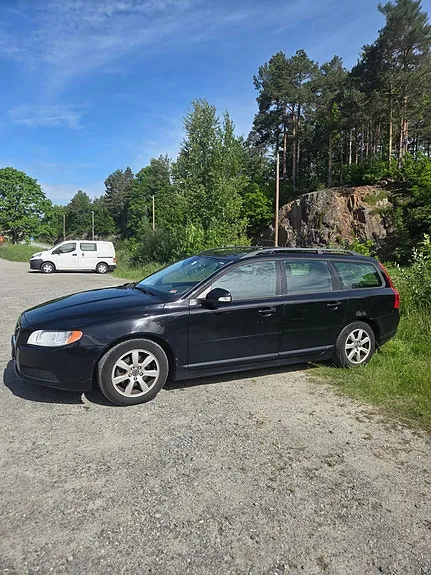 Volvo V70 2011 photo 2