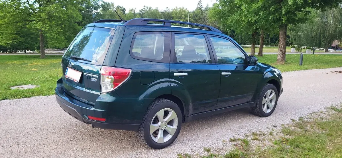 Subaru Forester 2012 photo 2