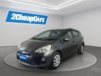 Toyota Aqua 2013 photo 2
