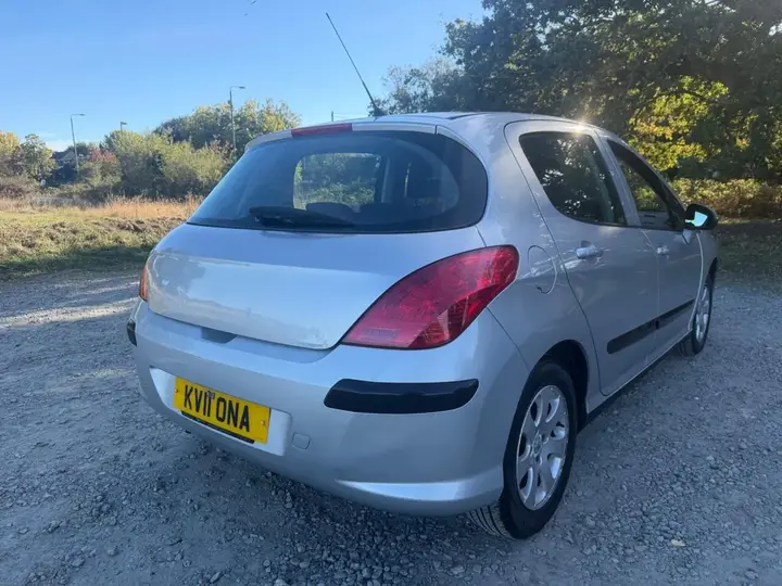 Peugeot 308 2011 photo 4