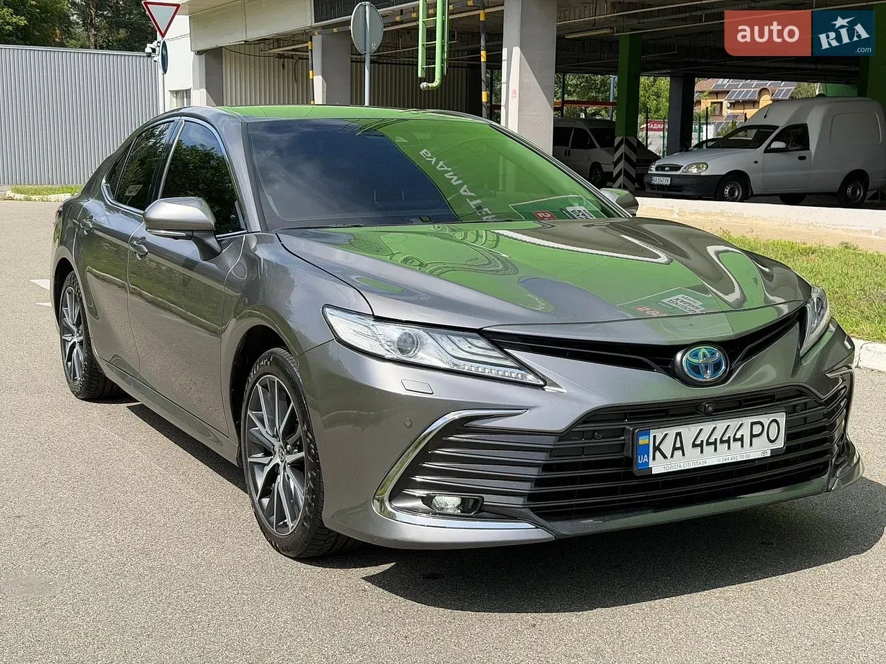 Toyota Camry 2023 photo 3