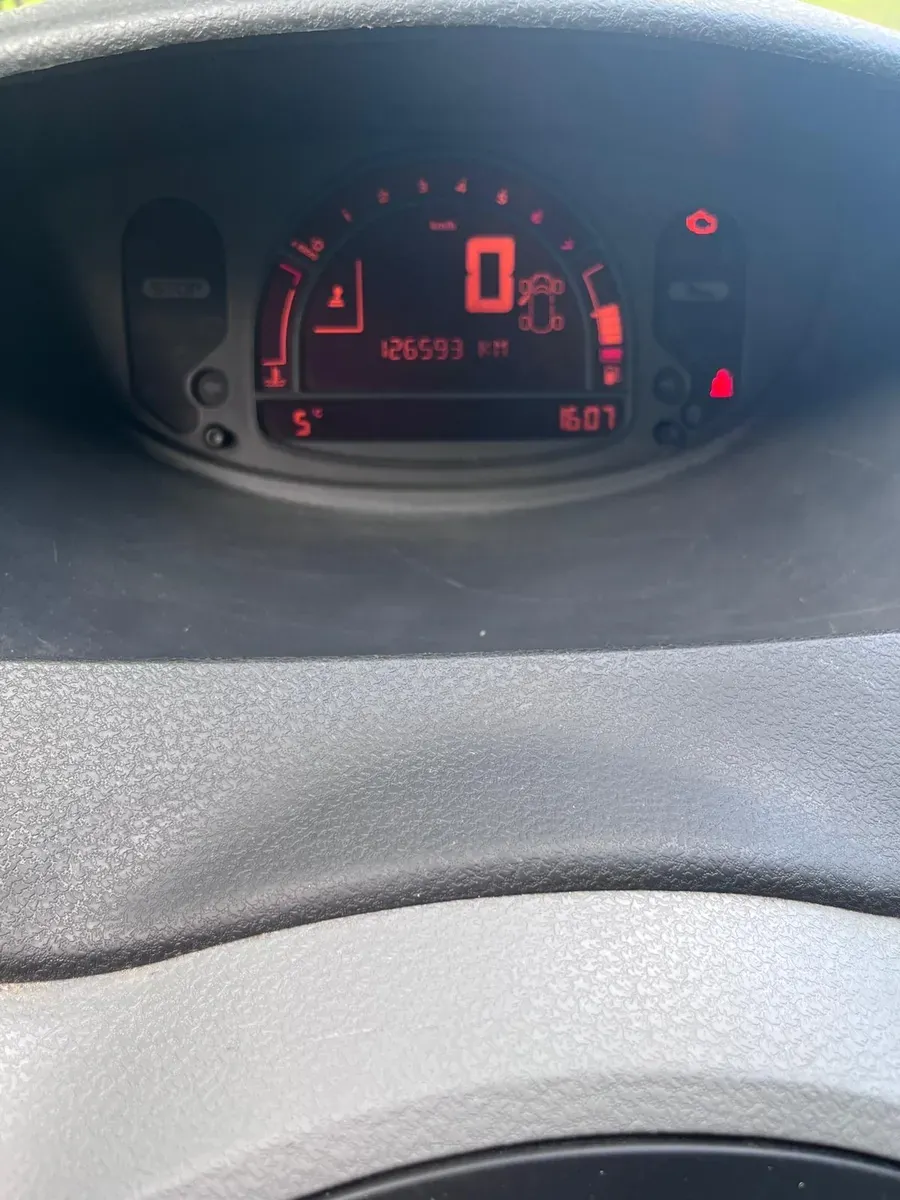 Renault Modus 2011 photo 2
