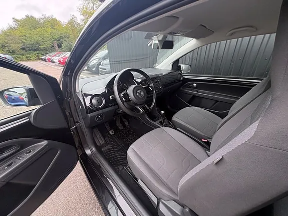Volkswagen Up 2013 photo 4