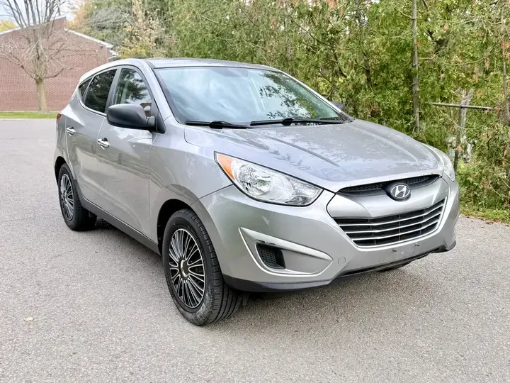 Hyundai Tucson 2012 photo 2