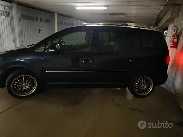 Volkswagen Touran 2013 photo 3