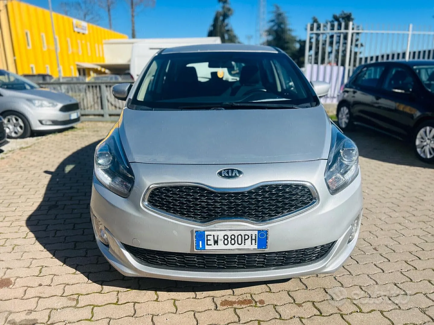 Kia Carens 2014 photo 2