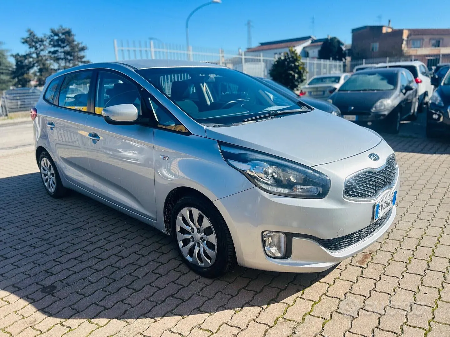 Kia Carens 2014 photo 3
