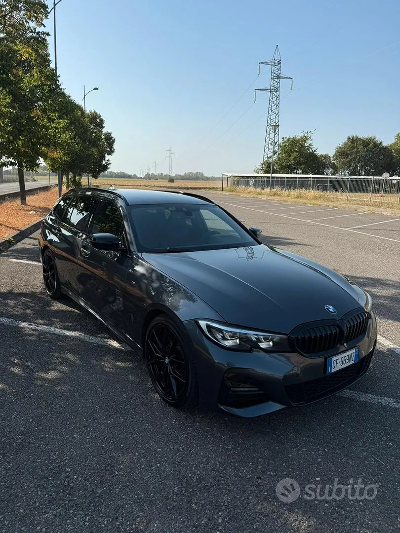 BMW 3 Series 2022 photo 2