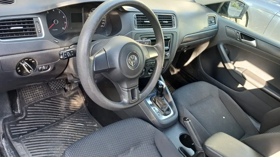 Volkswagen Jetta 2014 photo 3