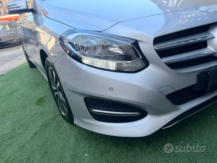 Mercedes-Benz B 180 2017 photo 3