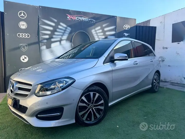 Mercedes-Benz B 180