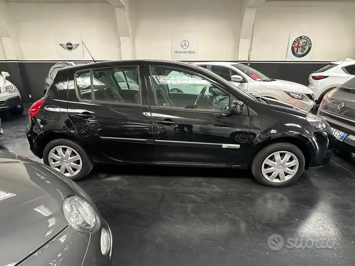 Renault Clio 2012 photo 3