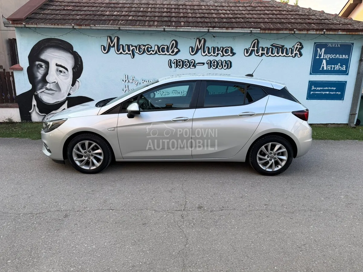 Opel Astra K 2020 photo 2
