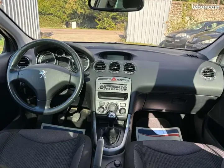 Peugeot 308 2011 photo 4