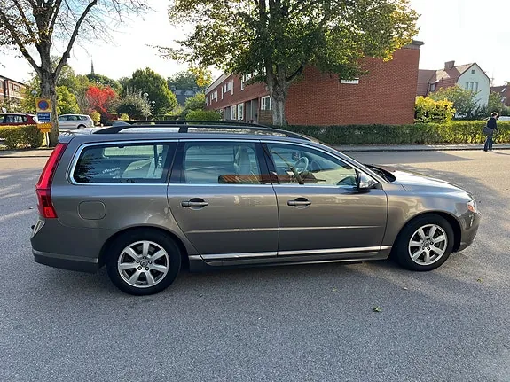 Volvo V70 2011 photo 4