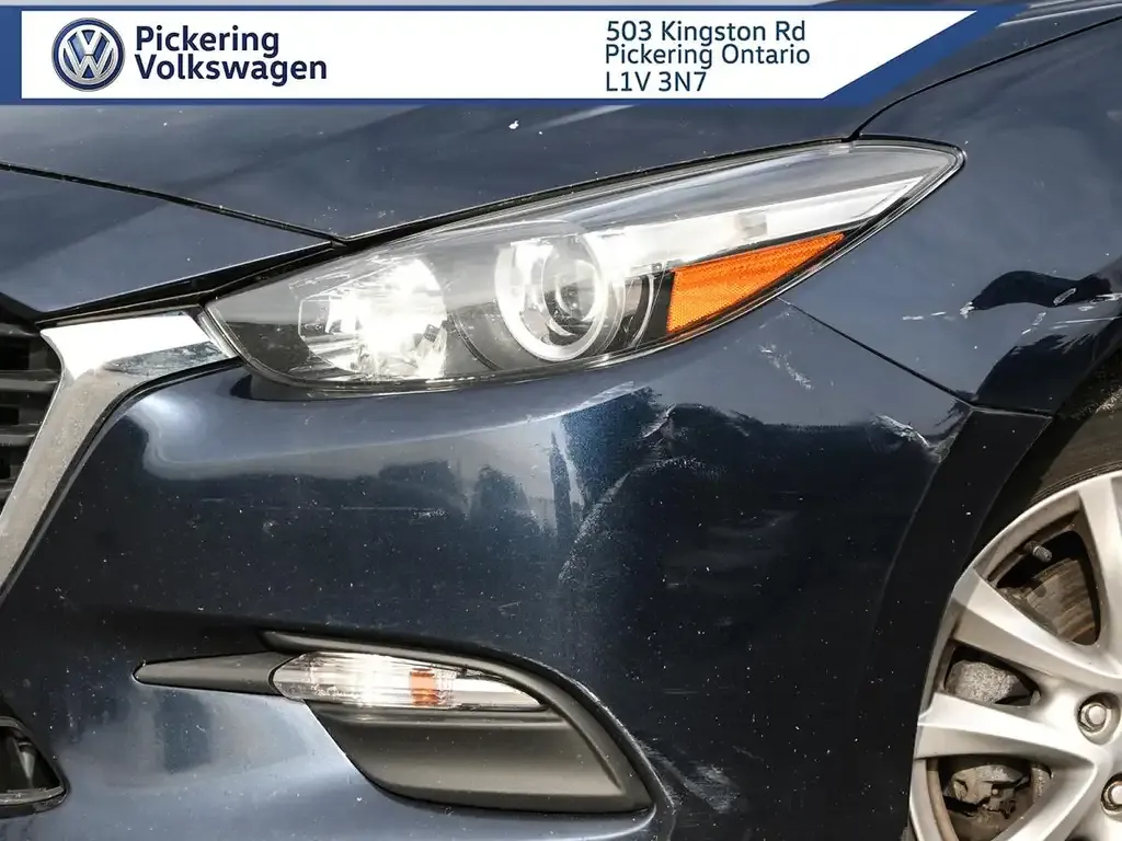 Mazda 3 2018 photo 2
