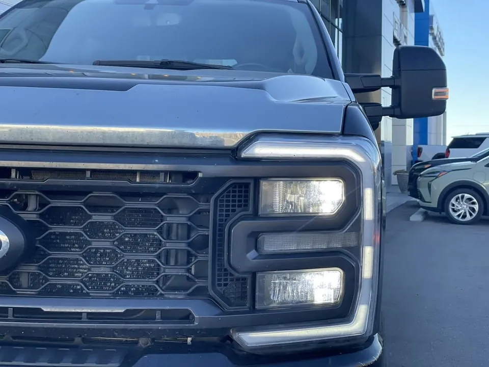 Ford Super Duty F-350 2024 photo 3