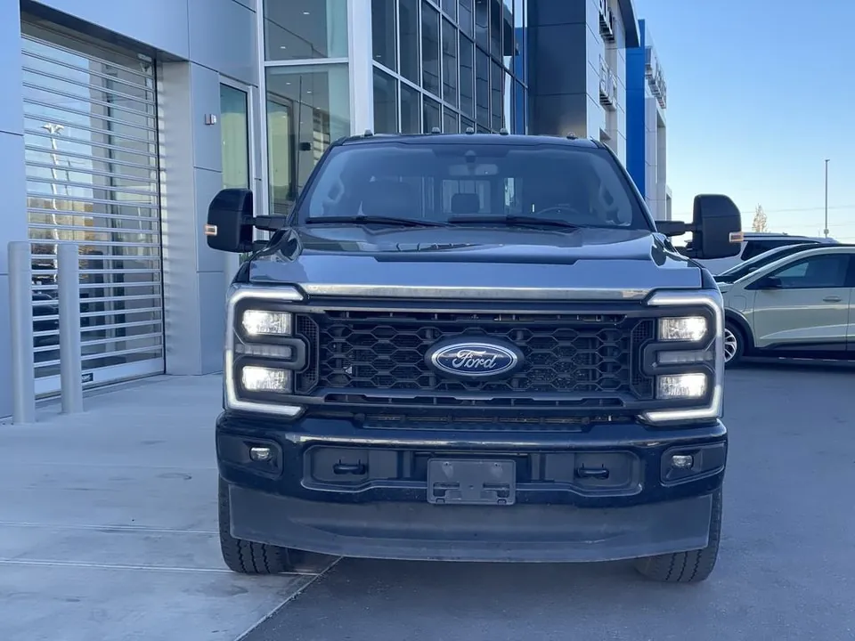 Ford Super Duty F-350 2024 photo 2