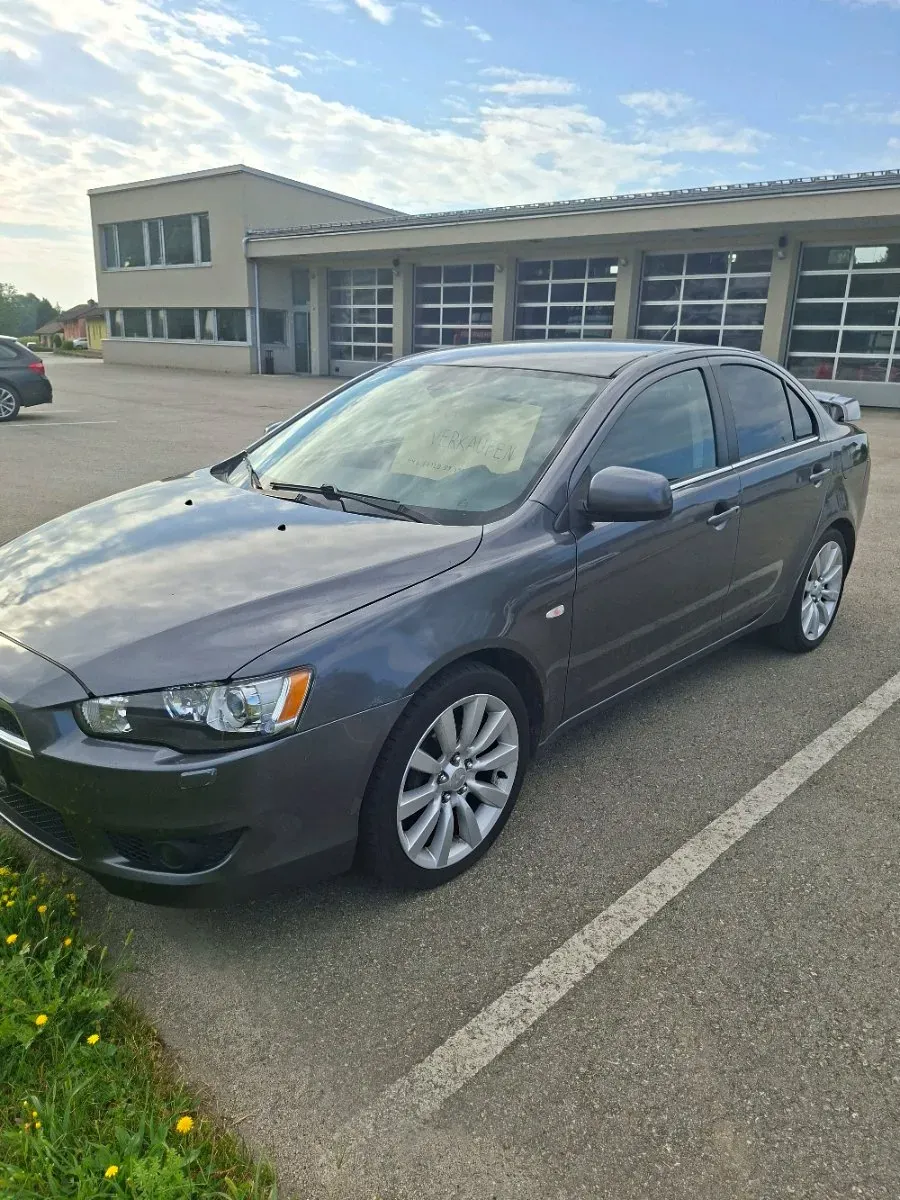 Mitsubishi Lancer 2011 photo 3