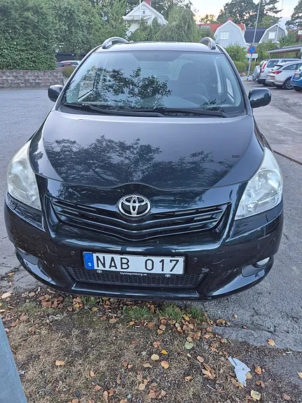 Toyota Verso 2012 photo 2