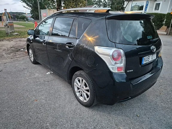 Toyota Verso 2012 photo 3