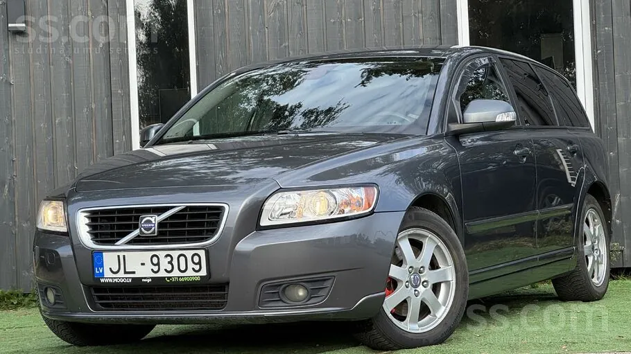 Volvo V50