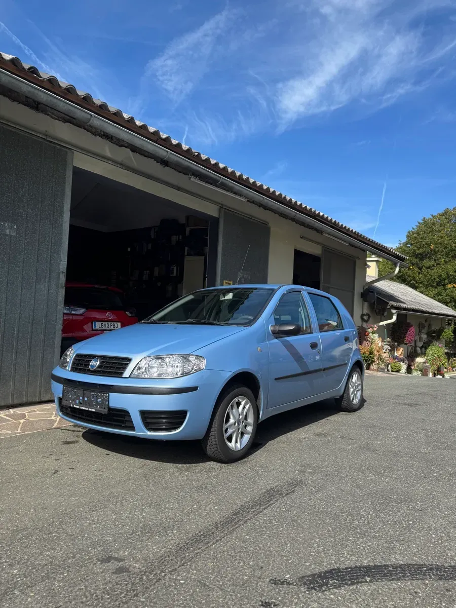Fiat Punto 2005 photo 2