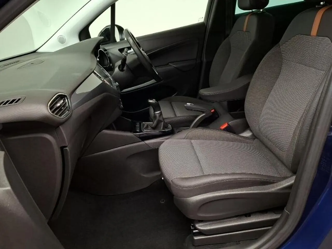 Vauxhall Crossland 2021 photo 3
