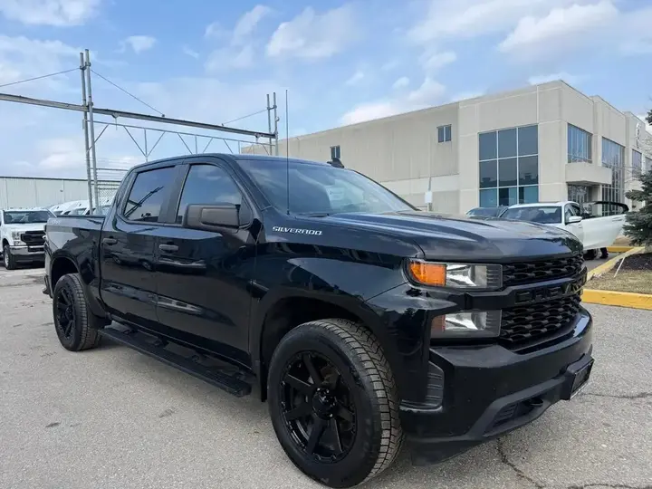 Chevrolet Silverado 1500 2021 photo 2