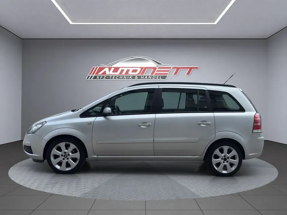 Opel Zafira 2006 photo 2