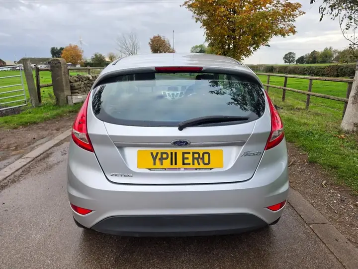 Ford Fiesta 2011 photo 4