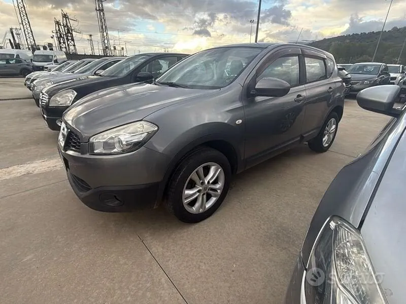 Nissan Qashqai 2012 photo 2
