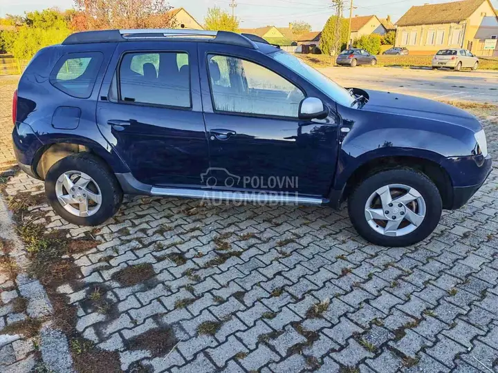 Dacia Duster 2011 photo 3